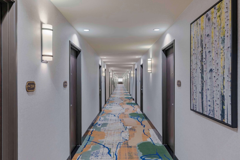 The Newberry Hotel Bend Tapestry Collection by Hilton - photo 4