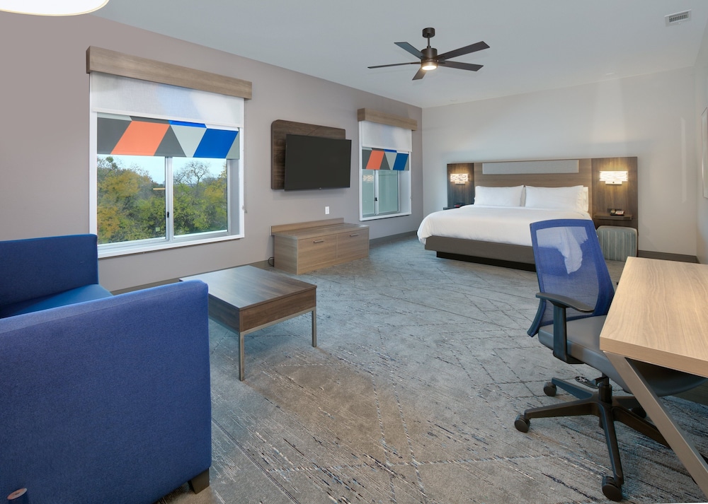 Holiday Inn Express & Suites North Dallas at Preston by IHG - photo 8