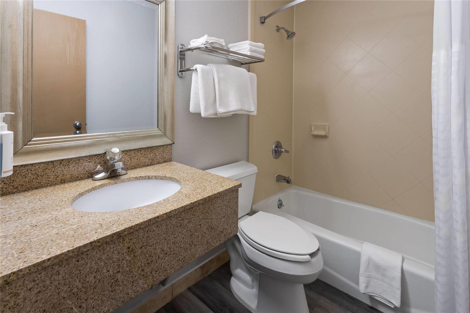 Super 8 by Wyndham Latham Albany Airport - photo 18