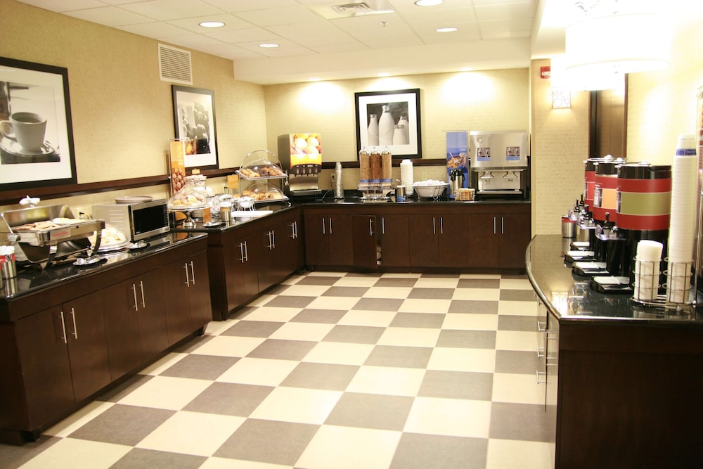 Hampton Inn Topeka - photo 19