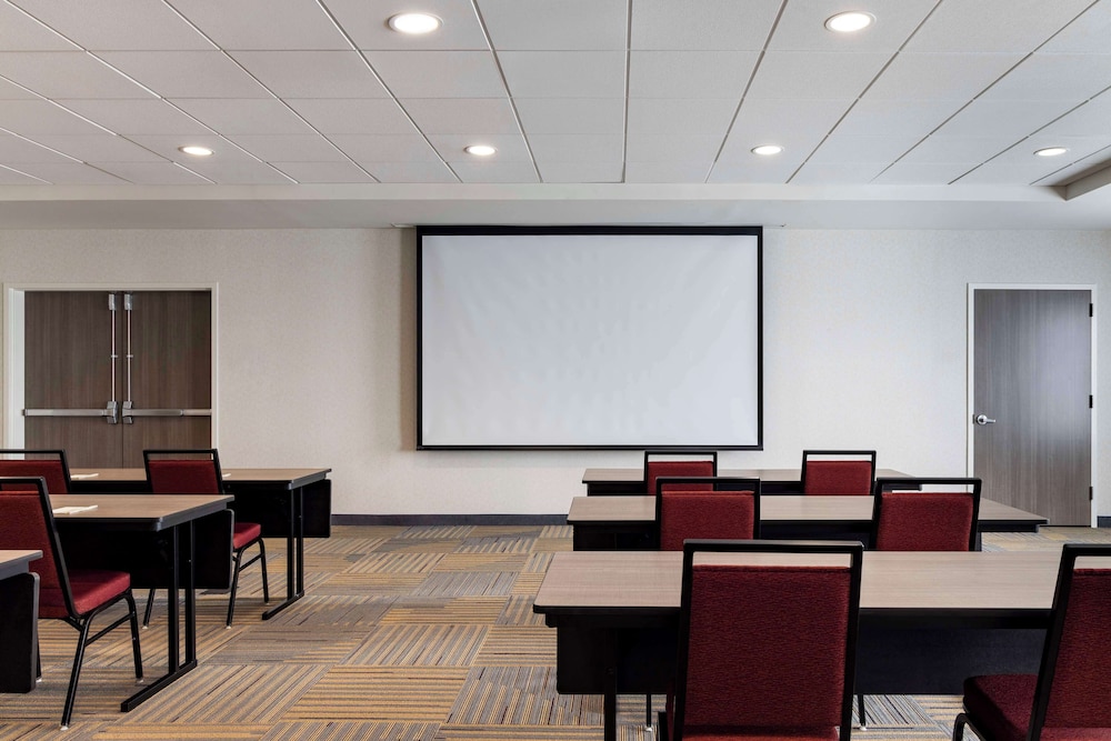 Home2 Suites by Hilton East Haven New Haven - photo 25