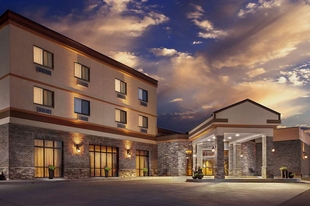 Roosevelt Grand Dakota SureStay Collection by Best Western - featured photo