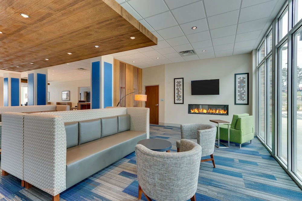 Holiday Inn Express & Suites Dawsonville by IHG - photo 77