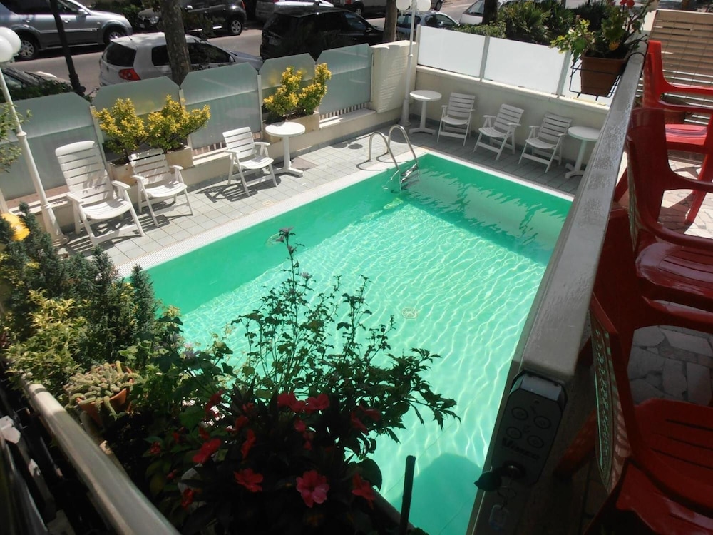 Hotel Arno - last minute hotel in Rimini