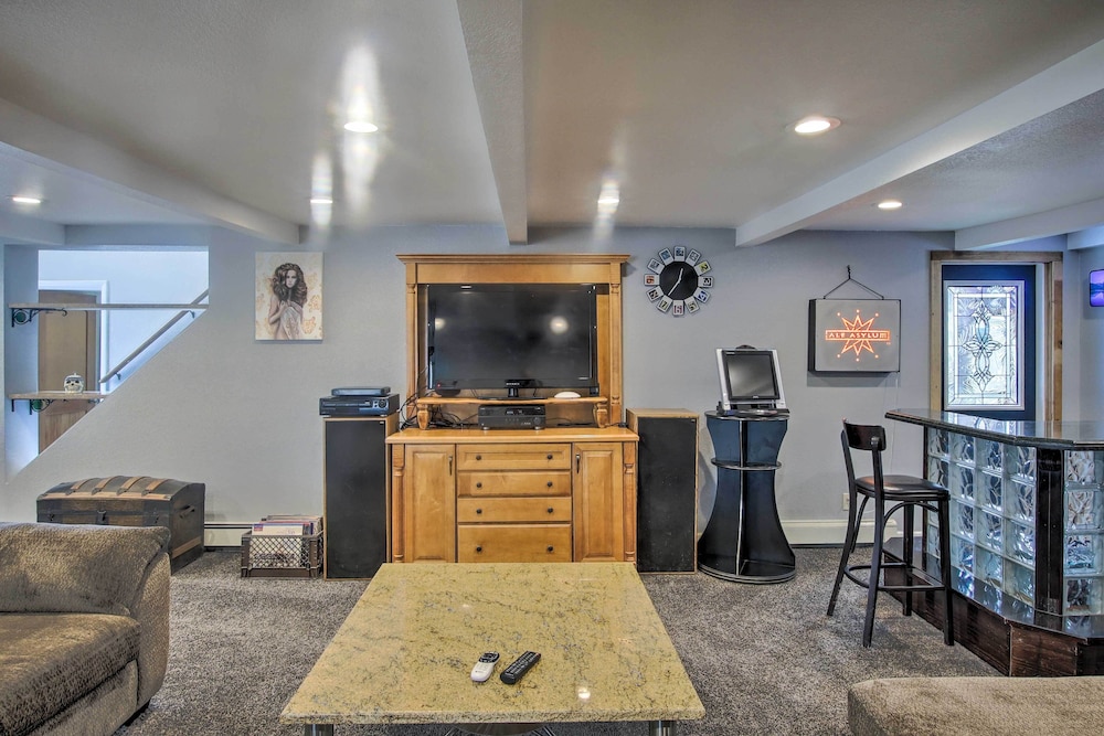 Spacious Sheboygan Home with Grill and Fire Pit — Sheboygan — photo 4