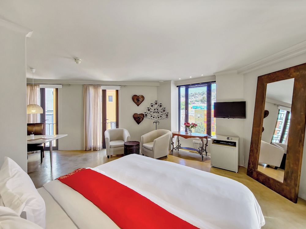 Rouge on Rose Boutique Hotel — 4-Star Luxury Hotel in Cape Town, South Africa