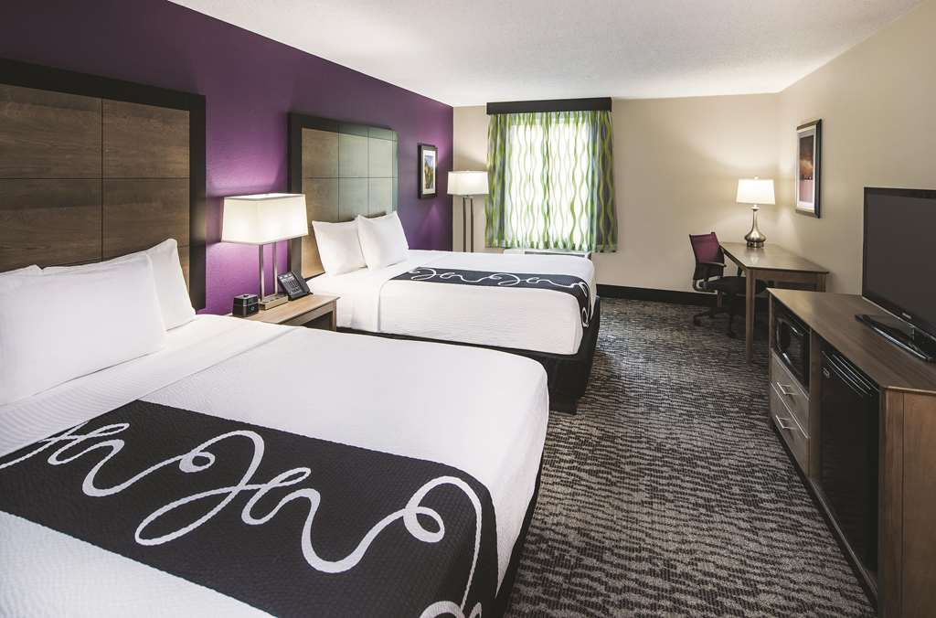 La Quinta Inn & Suites by Wyndham Milledgeville - photo 22