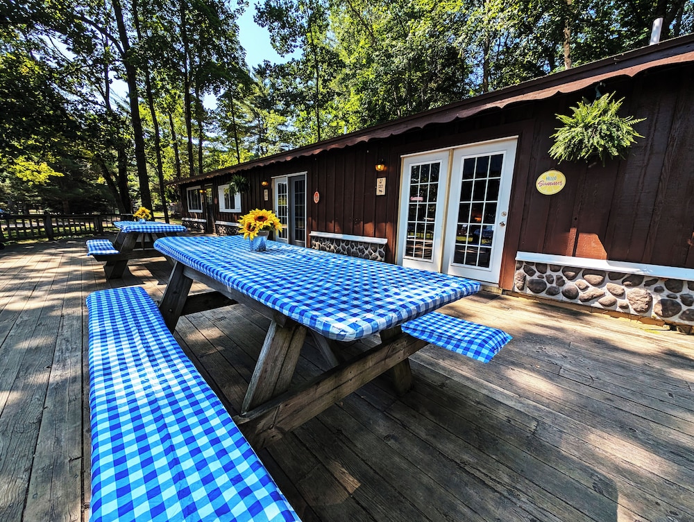 Coadys' Point of View Lake Resort - photo 324