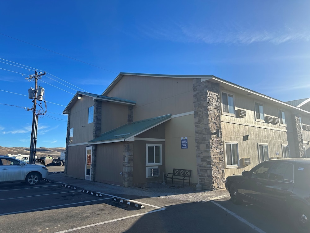 Days Inn & Suites by Wyndham Gunnison - photo 59