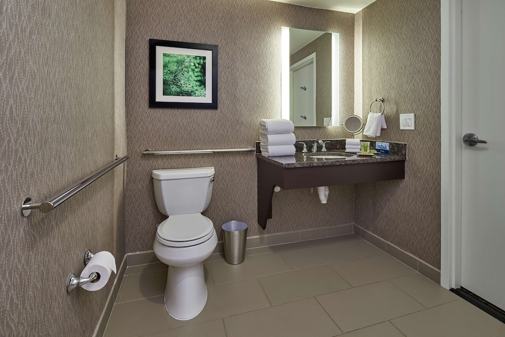 Hilton Cincinnati Airport - photo 18