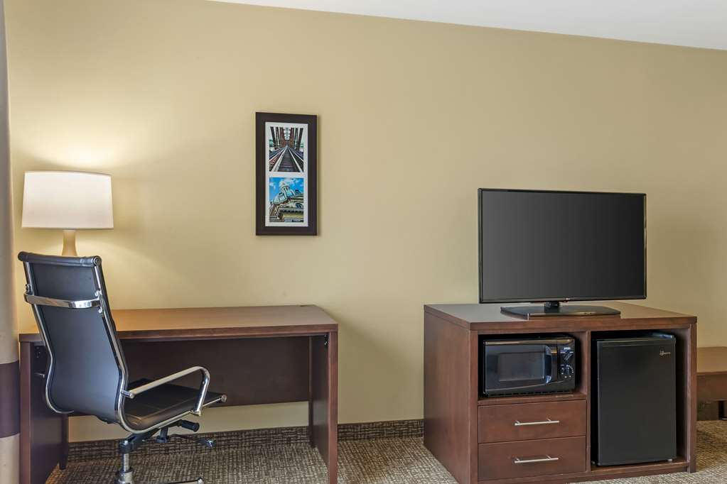 Comfort Inn & Suites Grinnell near I 80 - photo 11