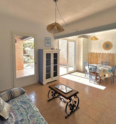 Agréable maison de village à deux pas de la plage 4GSA12 — 4-Star Luxury Hotel in Le Barcares, France