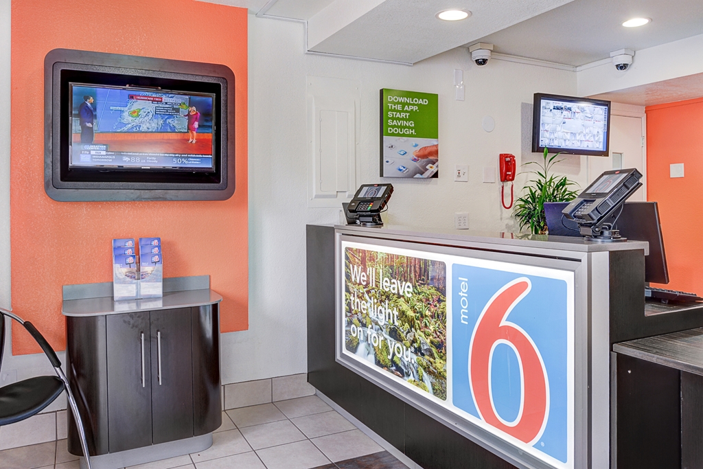 Motel 6 Portland OR Central - photo 25
