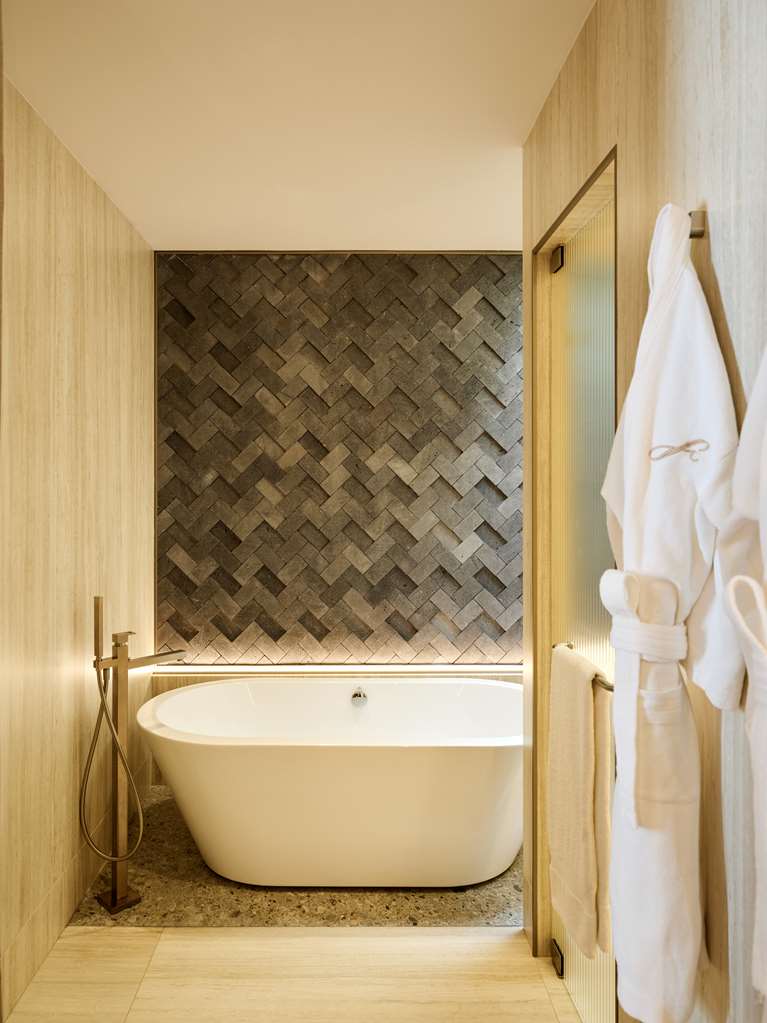 Grand Fiesta Americana Oaxaca Bathroom Suite