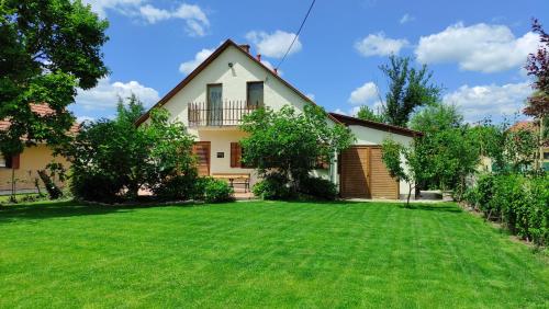 Hausambalaton - last minute hotel in Unknown City