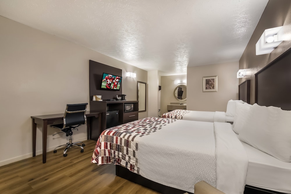 Red Roof Inn Crossville - photo 18