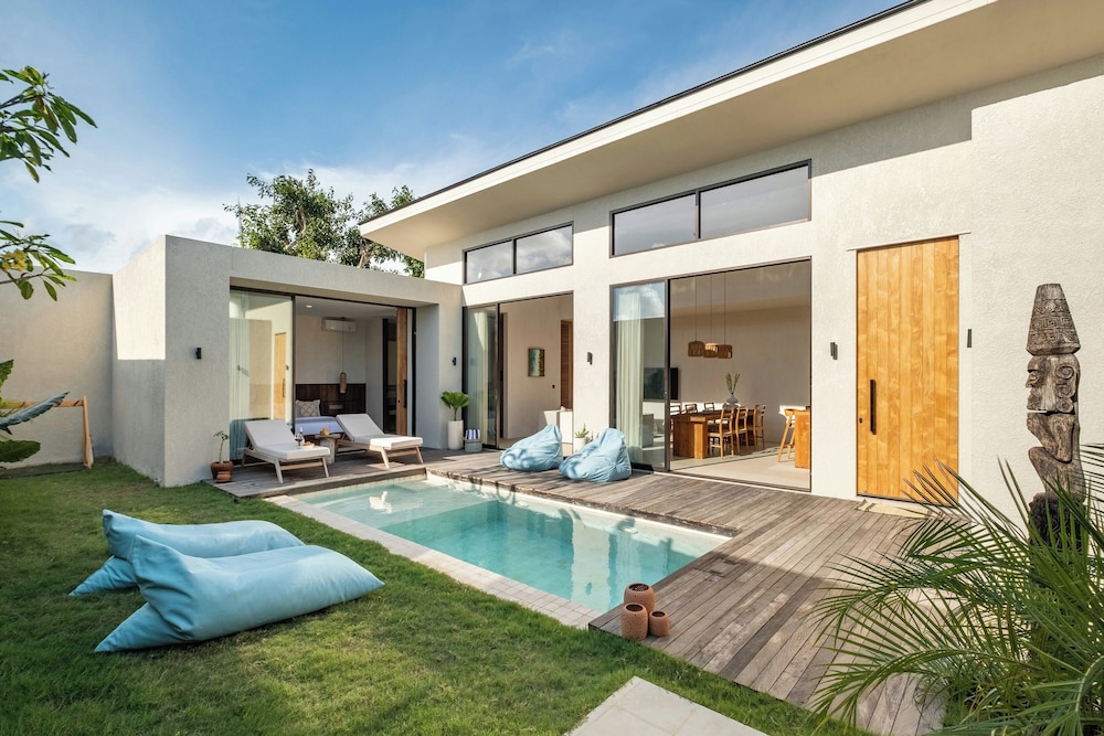 Villa Monoï Uluwatu — 4-Star Luxury Hotel in Pecatu, Indonesia