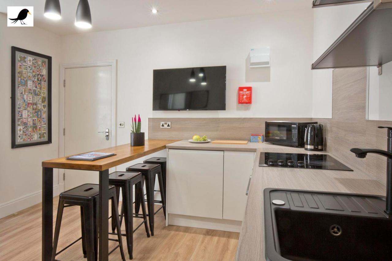 Blackbird Luxury 2 Bed Accomodation Room 8 — 4-Star Luxury Hotel in Blackpool, United Kingdom