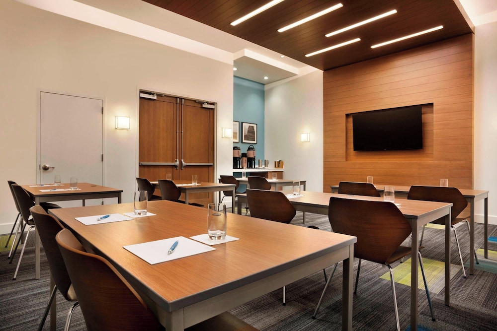 Four Points by Sheraton Miami Airport - photo 25