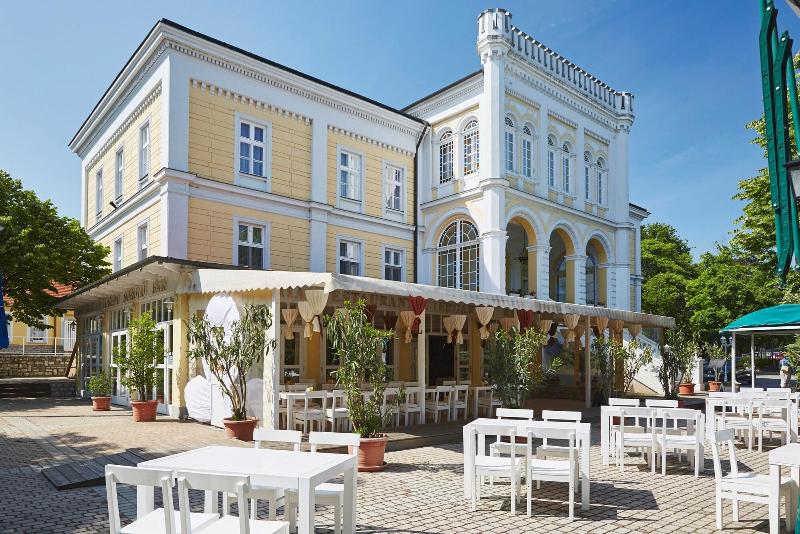 Hotel Astoria — hotel in Balatonfured