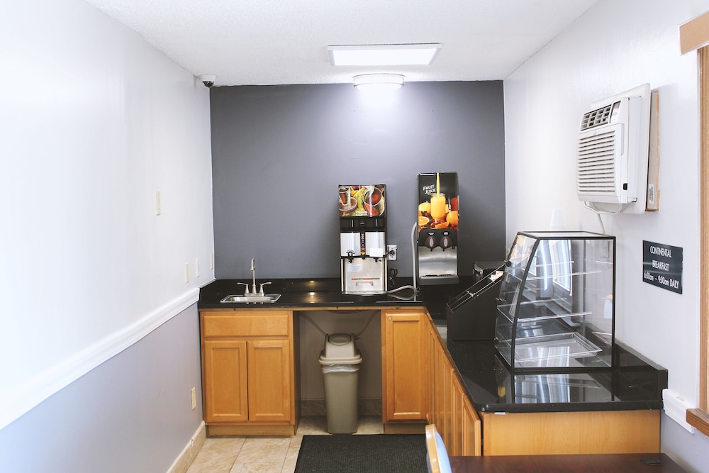 Coratel Inn & Suites by Jasper Hastings - photo 20
