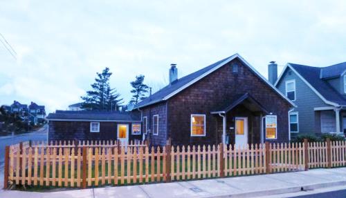 Karr Beach House on Franklin — 4-Star Luxury Hotel in Seaside, United States