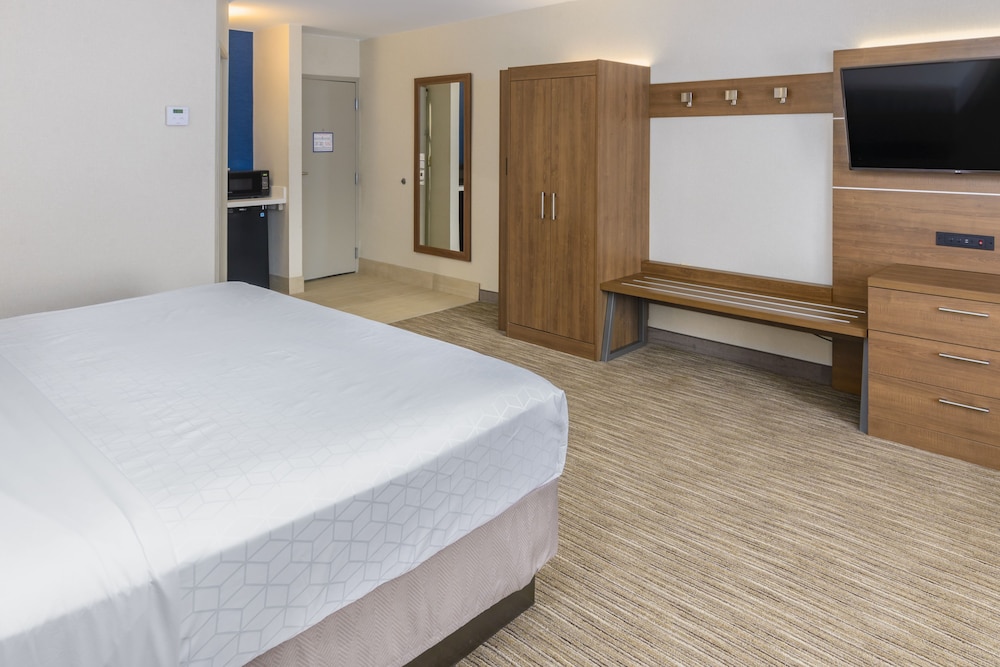 Holiday Inn Express Southington by IHG - photo 9