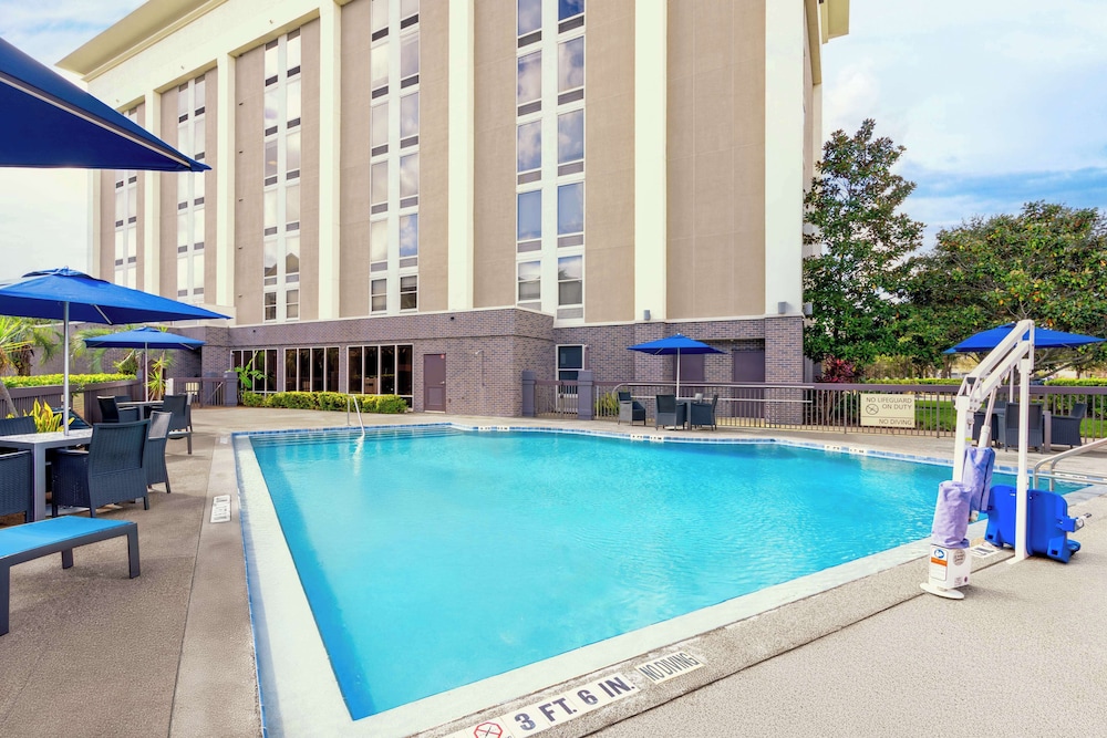 Hampton Inn Orlando International Airport - photo 22