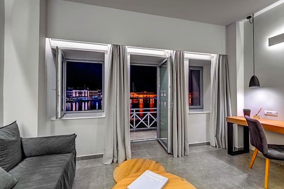Naves Suites - carbon neutral hotel in Ermoupolis