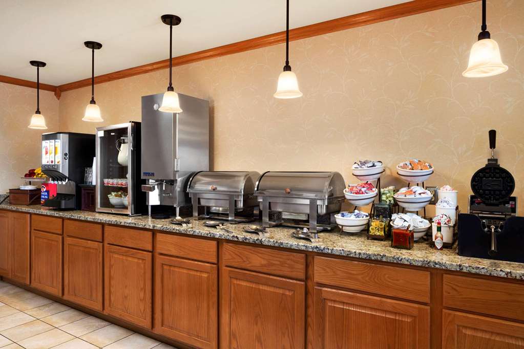 Country Inn & Suites by Radisson Kenosha Pleasant Prairie - photo 21