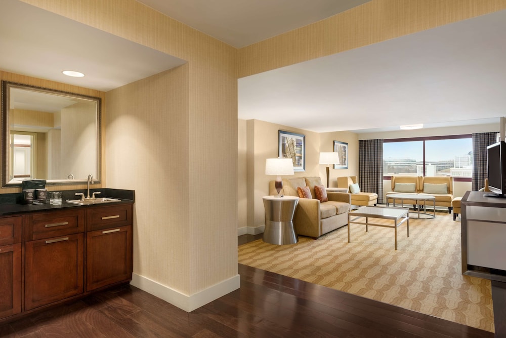 Embassy Suites by Hilton Boston Waltham - photo 39