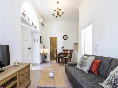 Apartments Franka Old Town One Bedroom Apartment — 4-Star Luxury Hotel in Dubrovnik, Croatia