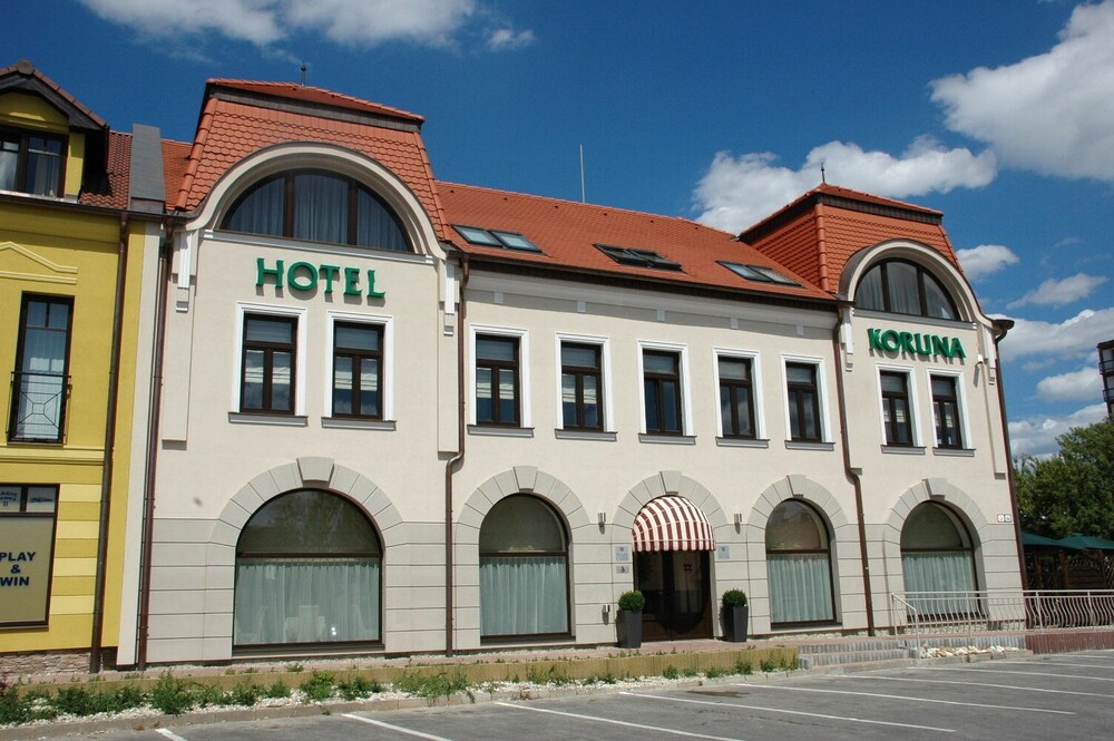 Hotel Koruna - carbon neutral hotel in Topolcany