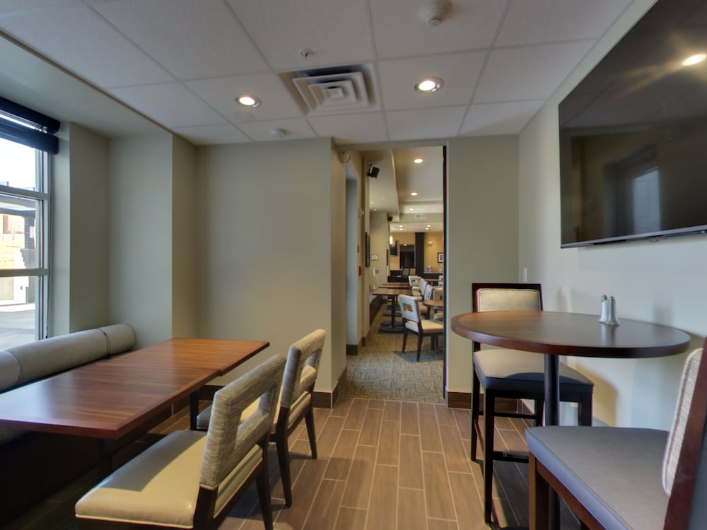 Staybridge Suites Madison Fitchburg - photo 88