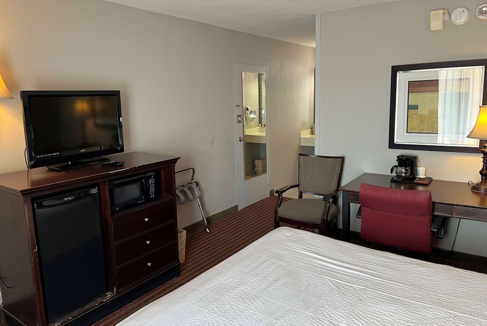 The Dels Pittsburg - photo 30