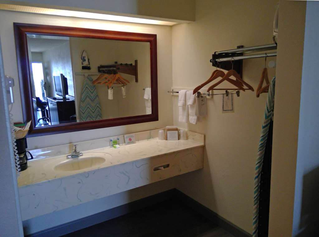 Americas Best Value Inn Kinston - photo 18
