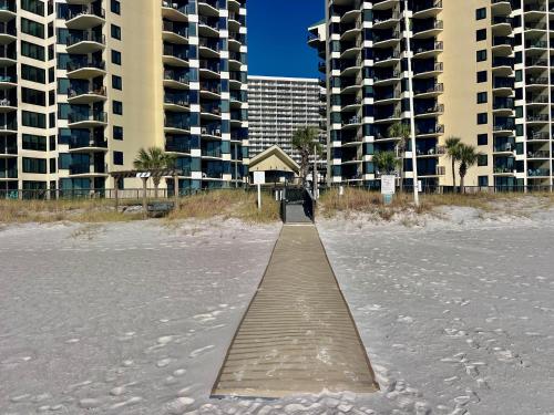Sunbird Resort Incredible Beachfront Corner Unit Free Beach Chairs by Dolce Vita Getaways PCB - last minute hotel in Panama City Beach