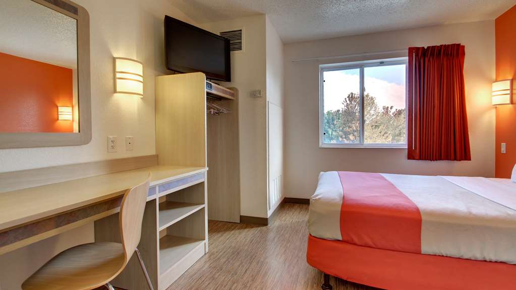Motel 6 Springfield IL - photo 14