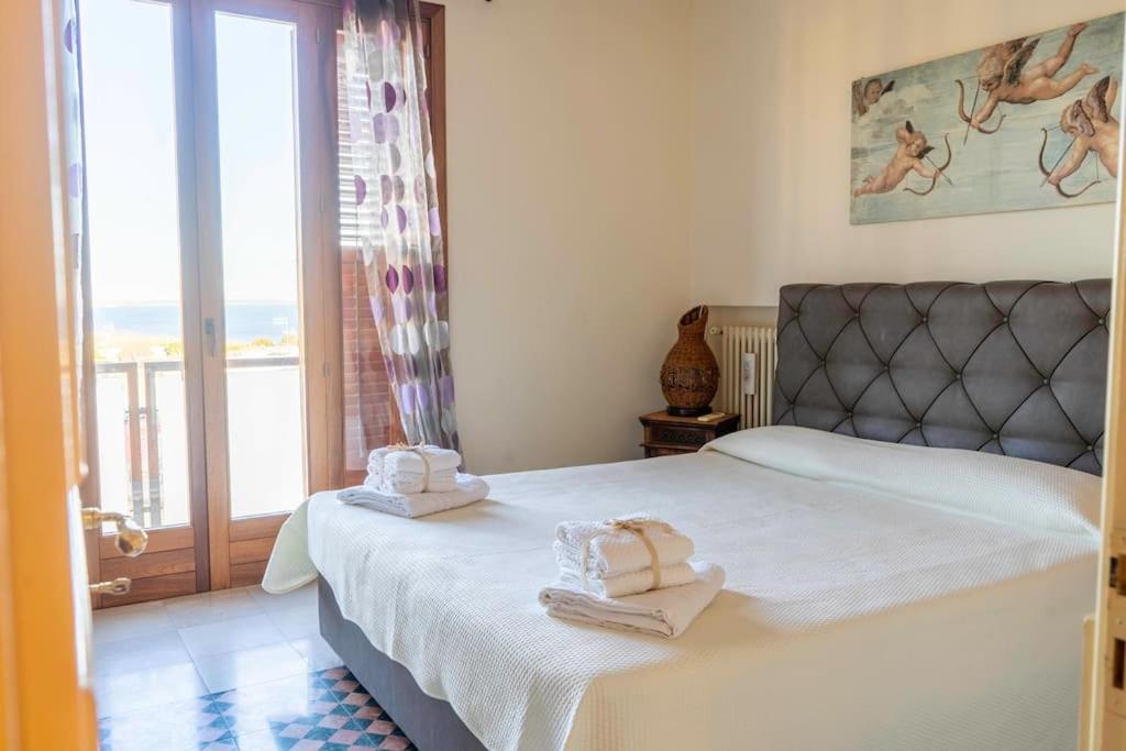 Luxury Palace Attico vista mare e torre Cabrera in Pozzallo, Italy