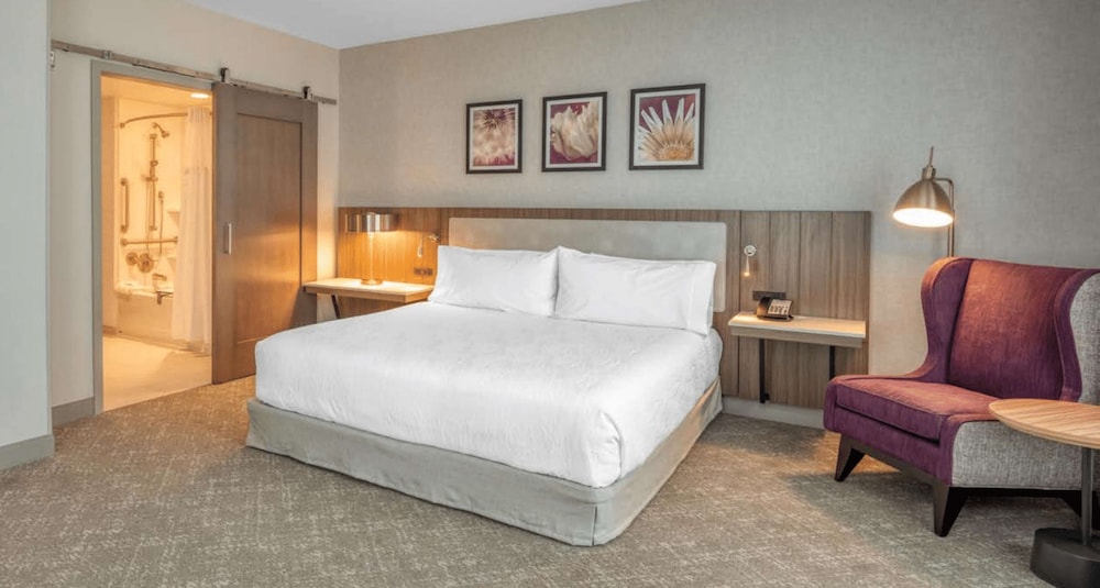 Hilton Garden Inn Boston Logan Airport - photo 27
