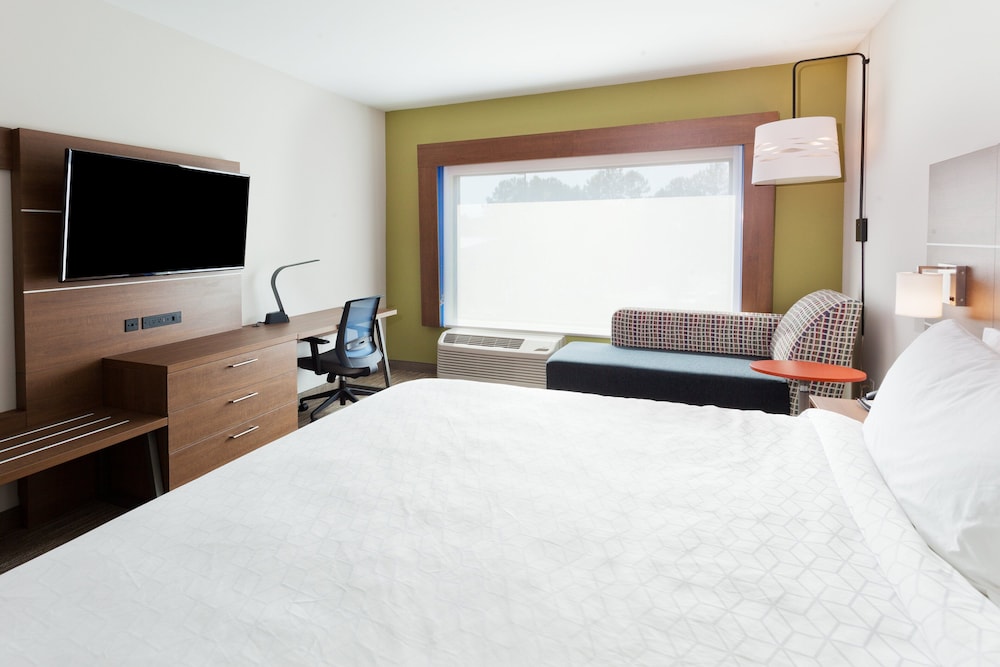 Holiday Inn Express & Suites Fayetteville by IHG - photo 11