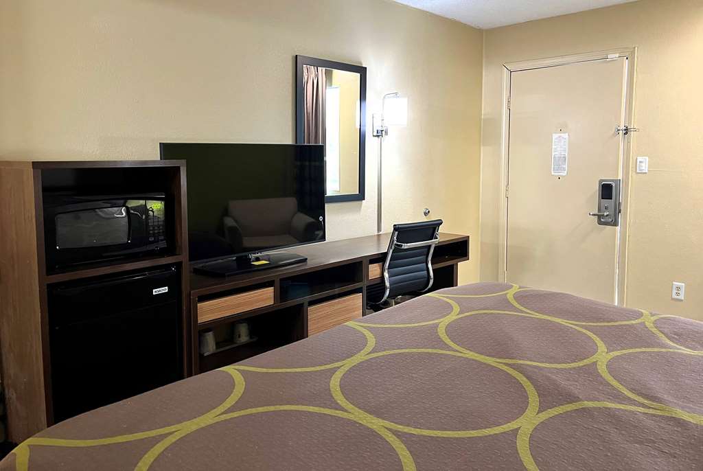 Super 8 by Wyndham Lafayette Purdue Area - photo 24