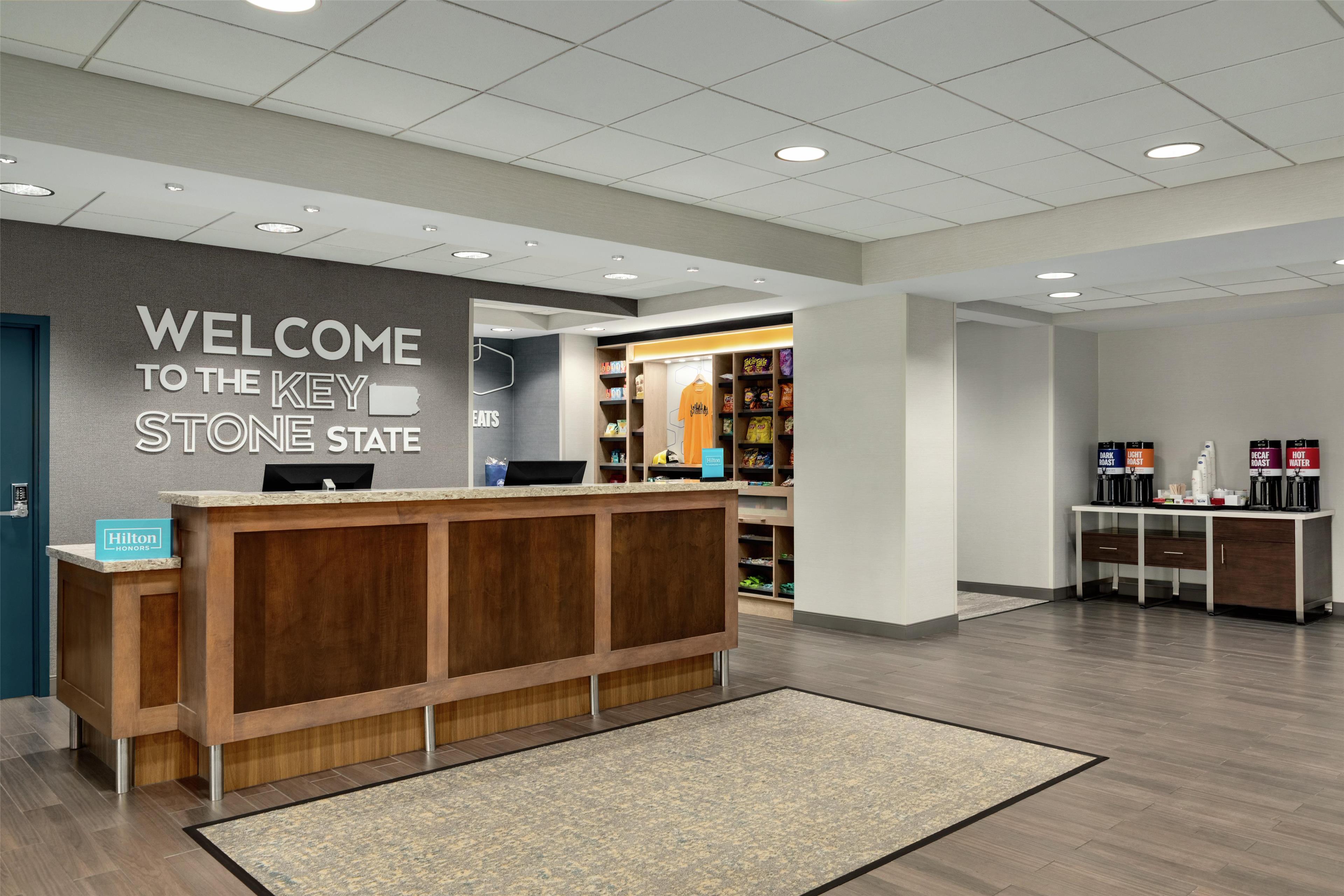 Hampton Inn & Suites Pittsburgh Harmarville - photo 4