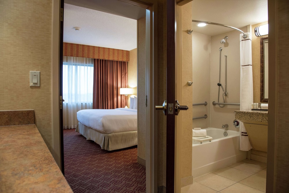 Embassy Suites by Hilton Charlotte Concord Golf Resort & Spa - photo 43