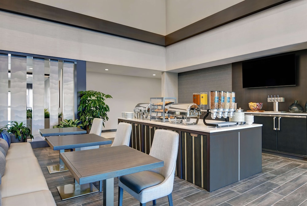 Homewood Suites by Hilton Edison Woodbridge - photo 32