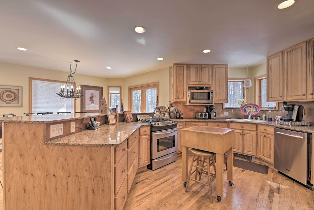 Spacious Angel Fire Cabin Less Than 4 Miles to Resort — hotel in Angel Fire