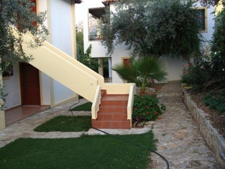 Heleni Apartments Hotel — hotel in Palaia Epidavros