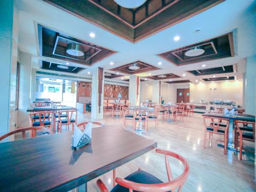 Oyo 6472 Hotel Metropolitan