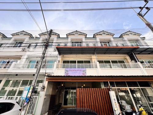Tropikathu Guest House — 4-Star Luxury Hotel in Kathu, Thailand