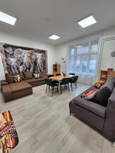 Safari Apartment — 4-Star Luxury Hotel in Budapest, Hungary